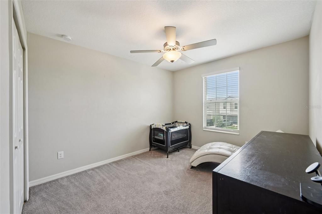 В аренду: $2,300 (4 спален, 2 ванн, 1914 Квадратных фут)