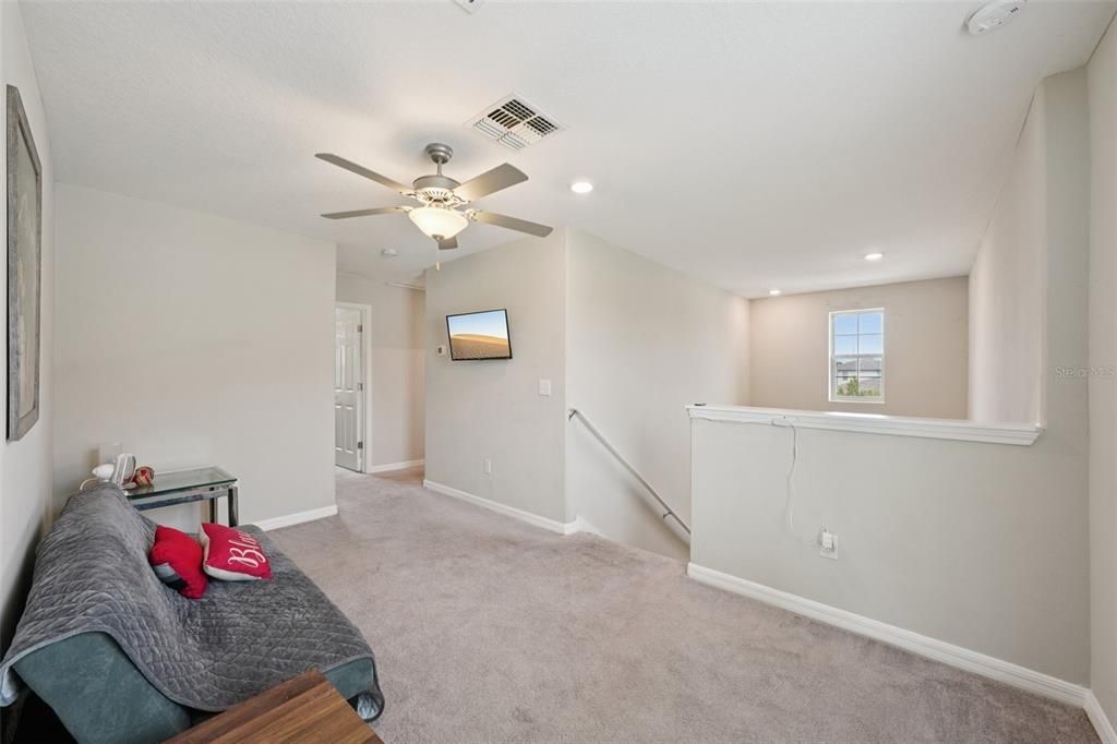 В аренду: $2,300 (4 спален, 2 ванн, 1914 Квадратных фут)