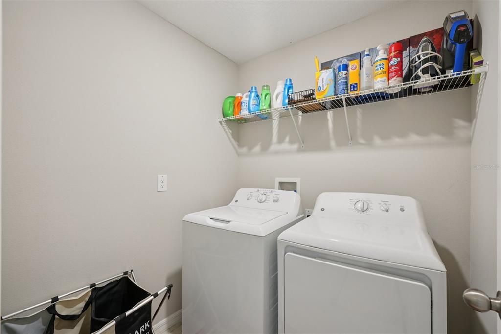 В аренду: $2,300 (4 спален, 2 ванн, 1914 Квадратных фут)