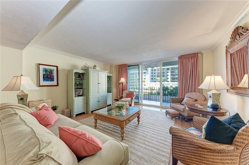 For Rent: $6,800 (2 beds, 2 baths, 1421 Square Feet)