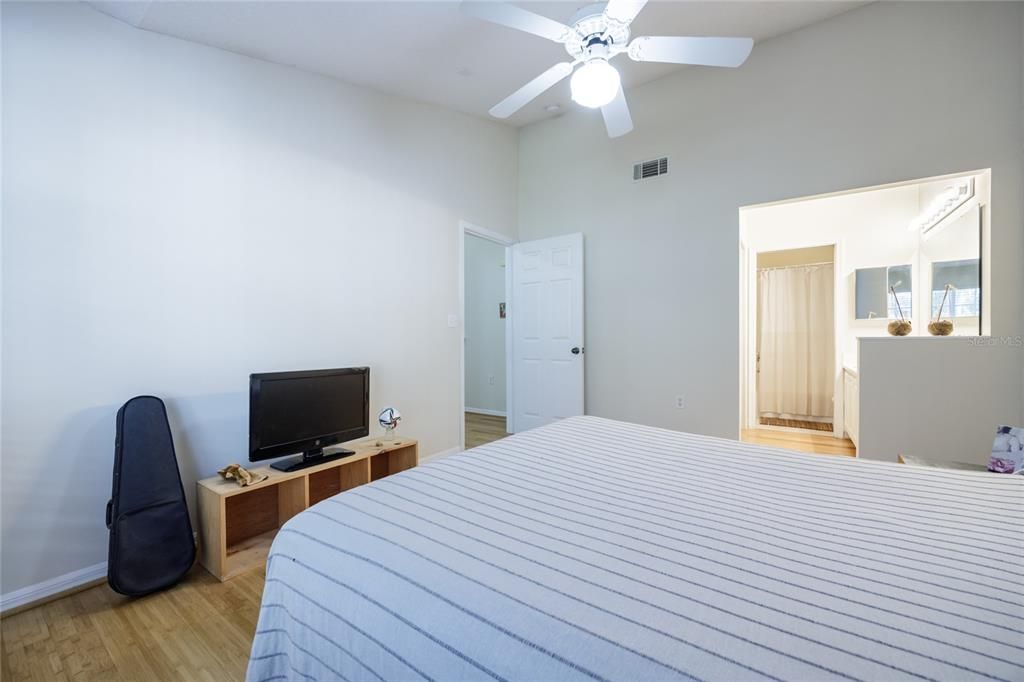 待售: $277,000 (3 贝兹, 2 浴室, 1454 平方英尺)