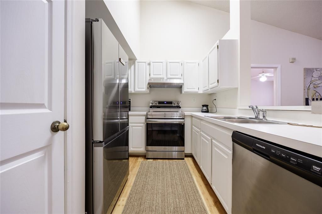 待售: $277,000 (3 贝兹, 2 浴室, 1454 平方英尺)