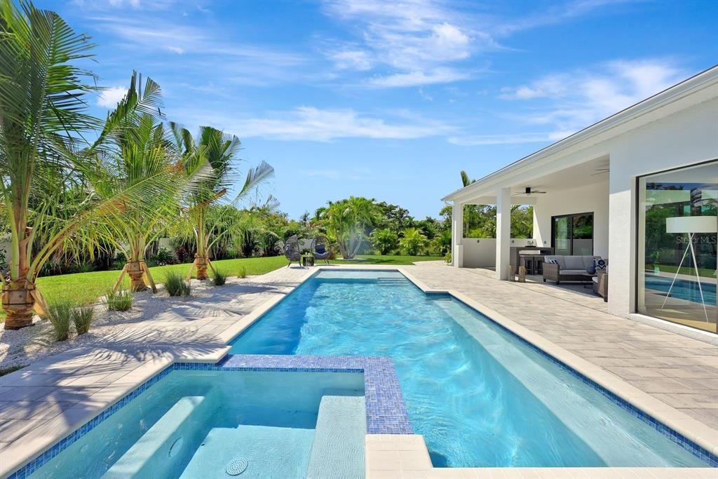 For Sale: $1,950,000 (4 beds, 4 baths, 2936 Square Feet)