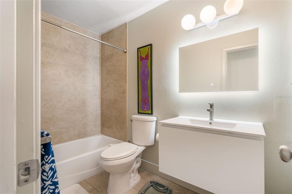 En Venta: $1,700,000 (3 camas, 2 baños, 1890 Pies cuadrados)