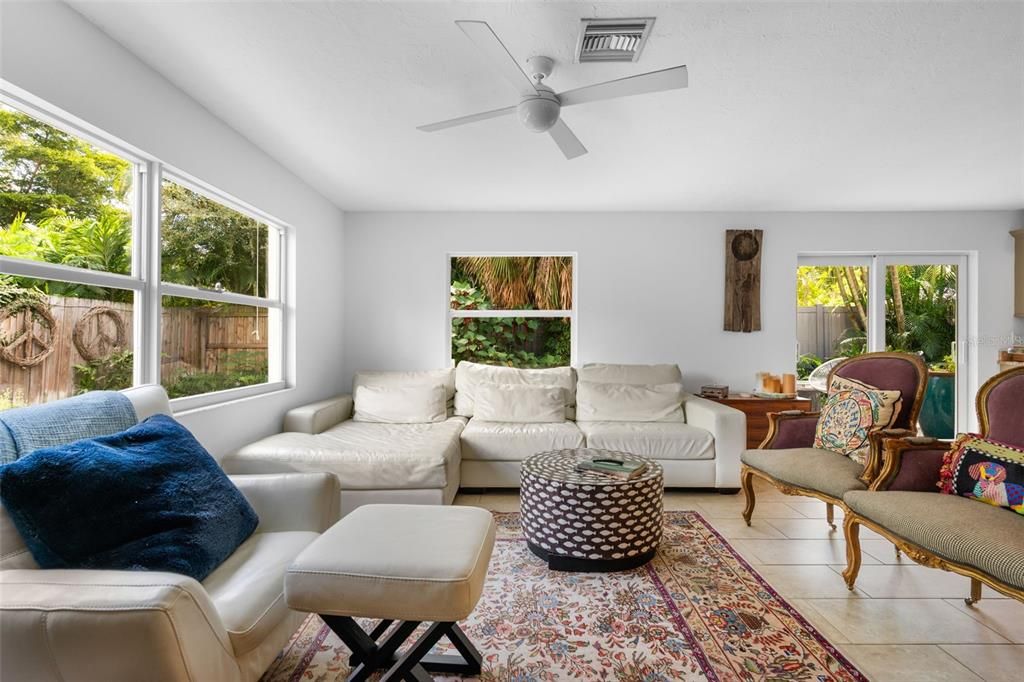 En Venta: $1,700,000 (3 camas, 2 baños, 1890 Pies cuadrados)