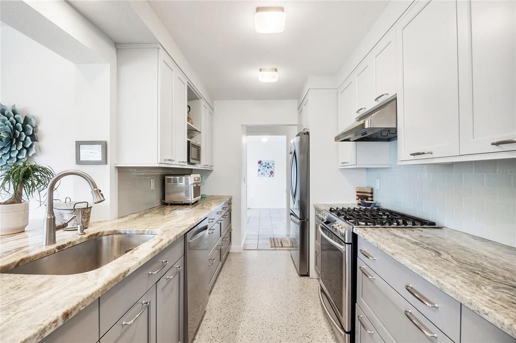 Activo con contrato: $289,900 (3 camas, 2 baños, 1754 Pies cuadrados)