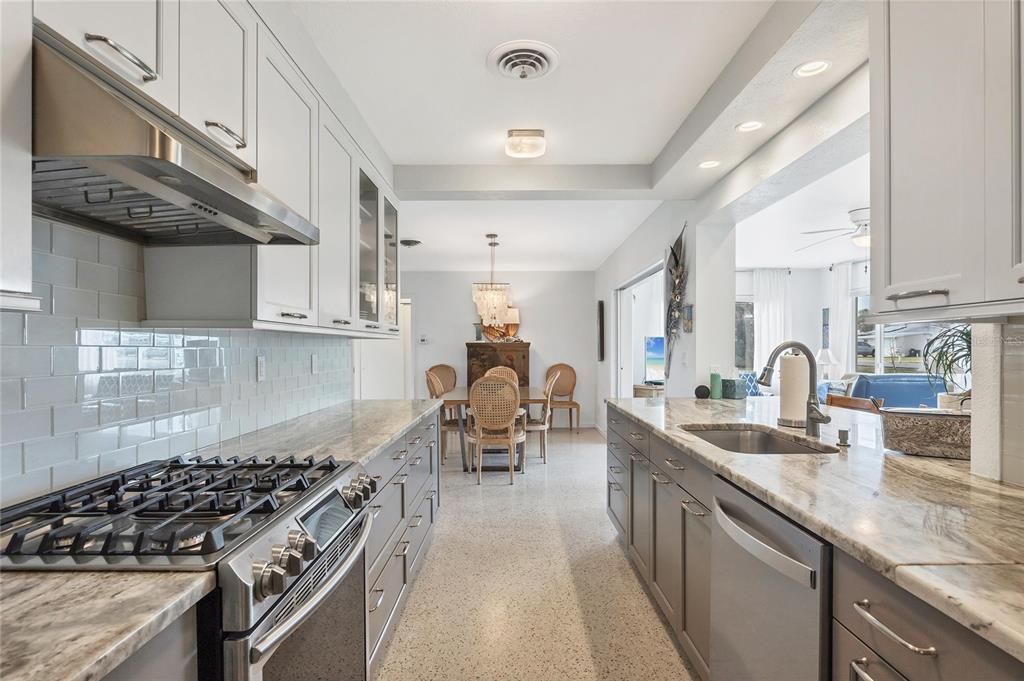 Activo con contrato: $289,900 (3 camas, 2 baños, 1754 Pies cuadrados)