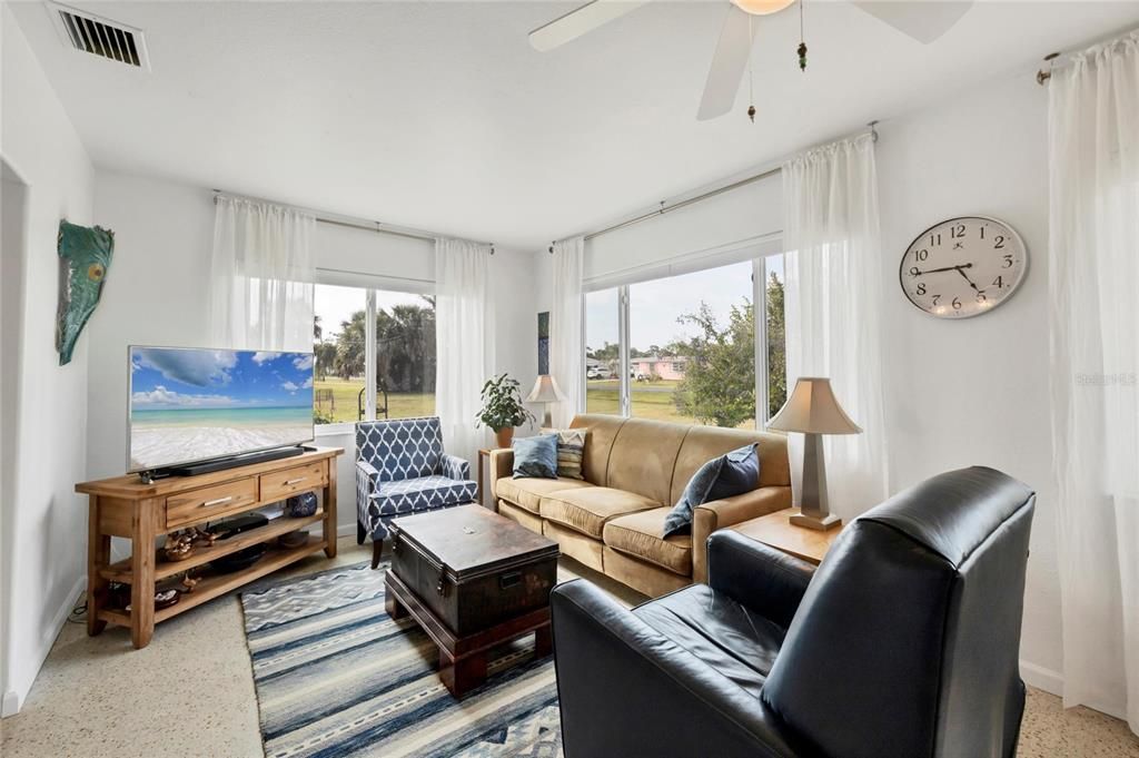 Activo con contrato: $289,900 (3 camas, 2 baños, 1754 Pies cuadrados)