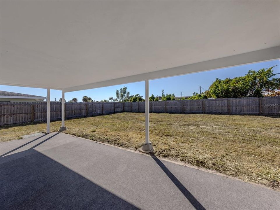 合同活跃: $259,900 (2 贝兹, 2 浴室, 1000 平方英尺)