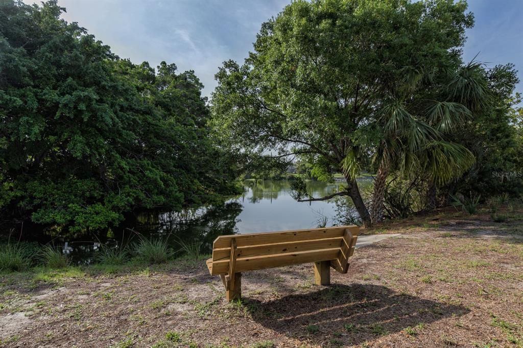 合同活跃: $259,900 (2 贝兹, 2 浴室, 1000 平方英尺)