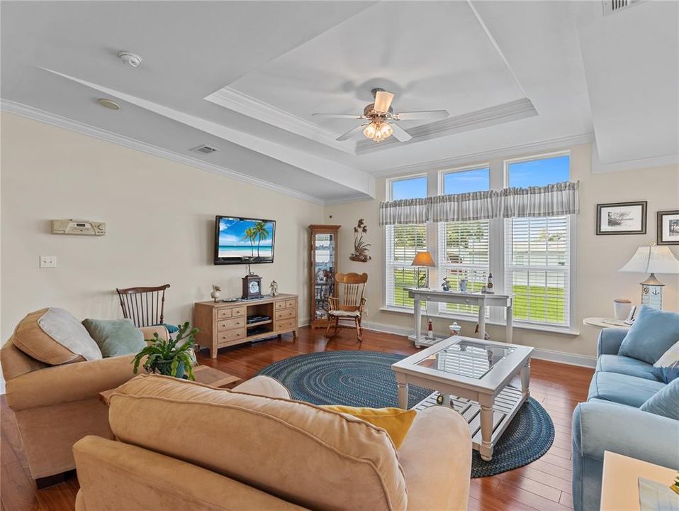 For Sale: $275,000 (2 beds, 2 baths, 1680 Square Feet)