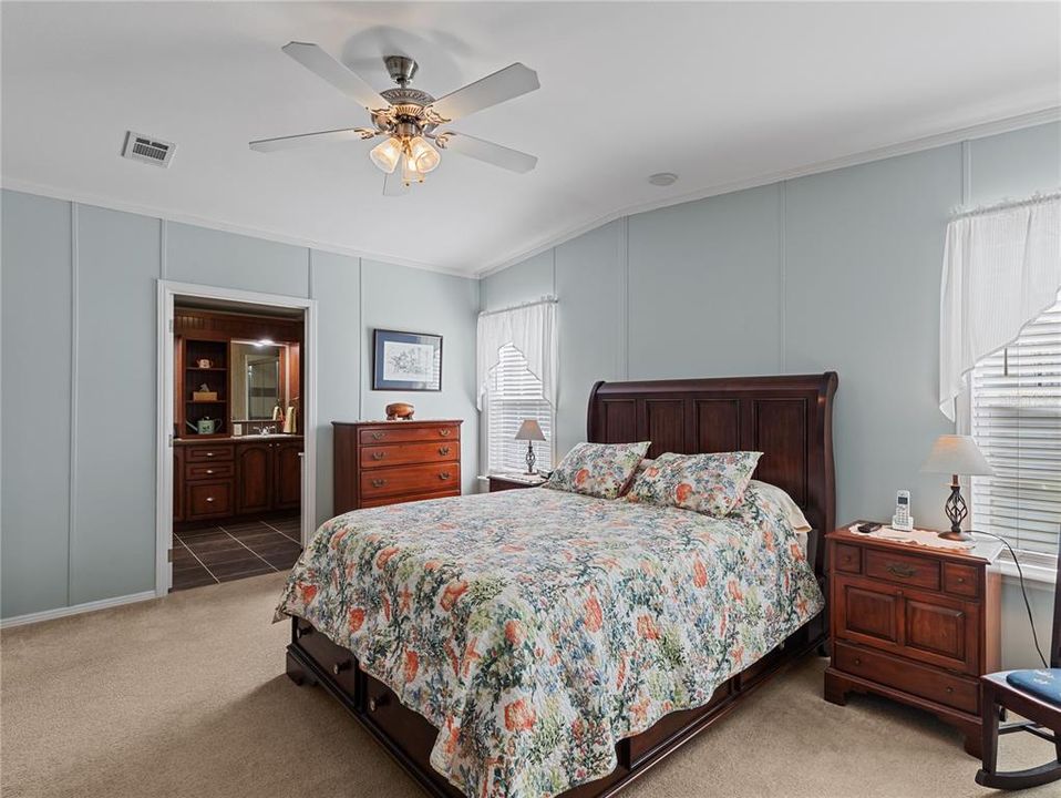 For Sale: $275,000 (2 beds, 2 baths, 1680 Square Feet)