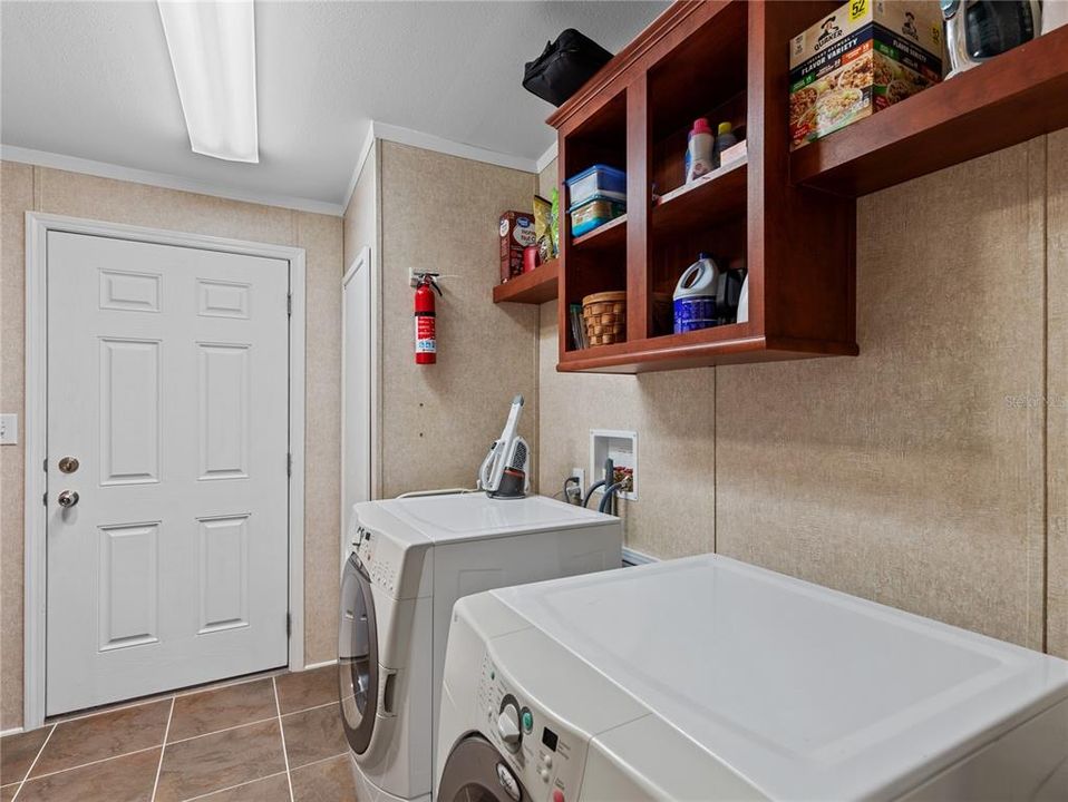 For Sale: $275,000 (2 beds, 2 baths, 1680 Square Feet)