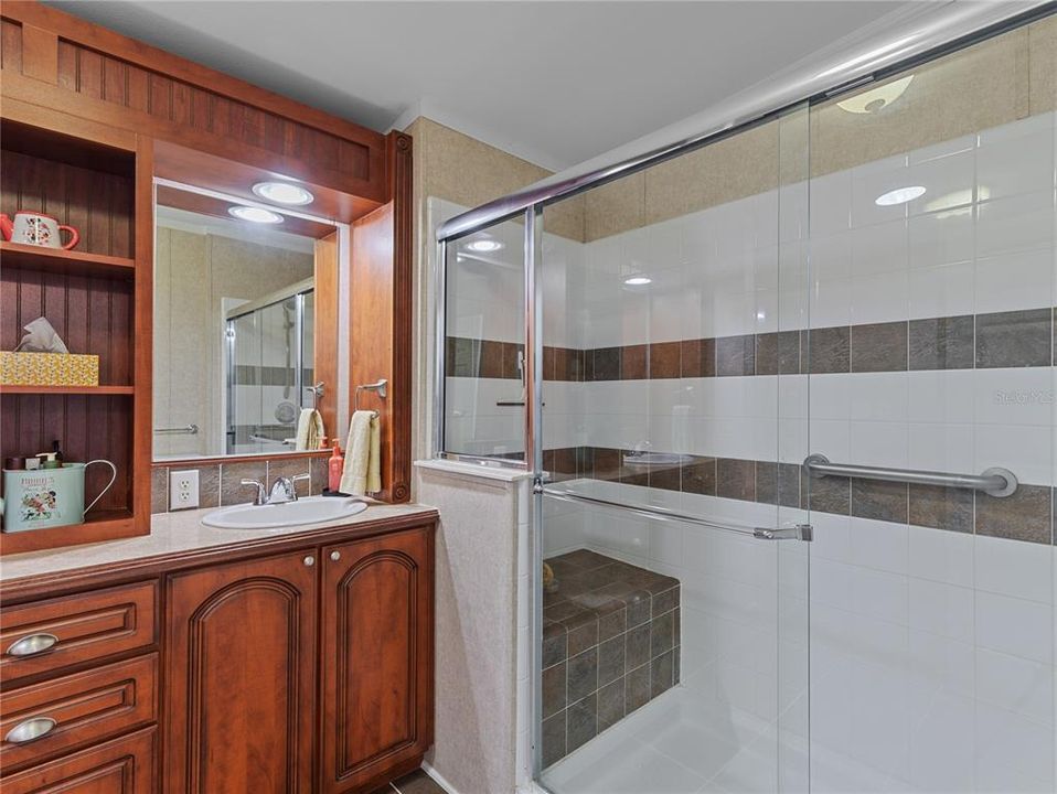 For Sale: $275,000 (2 beds, 2 baths, 1680 Square Feet)