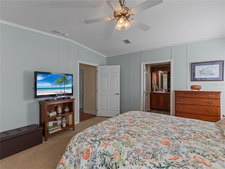 For Sale: $275,000 (2 beds, 2 baths, 1680 Square Feet)