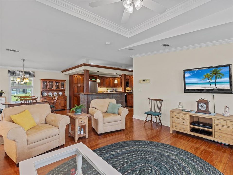 For Sale: $275,000 (2 beds, 2 baths, 1680 Square Feet)