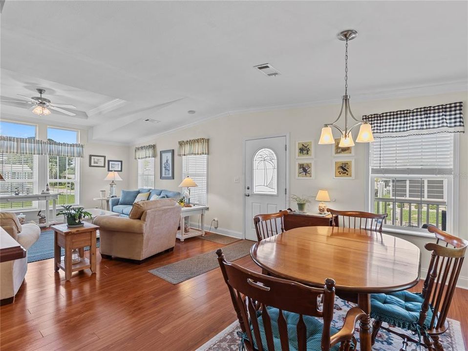 For Sale: $275,000 (2 beds, 2 baths, 1680 Square Feet)