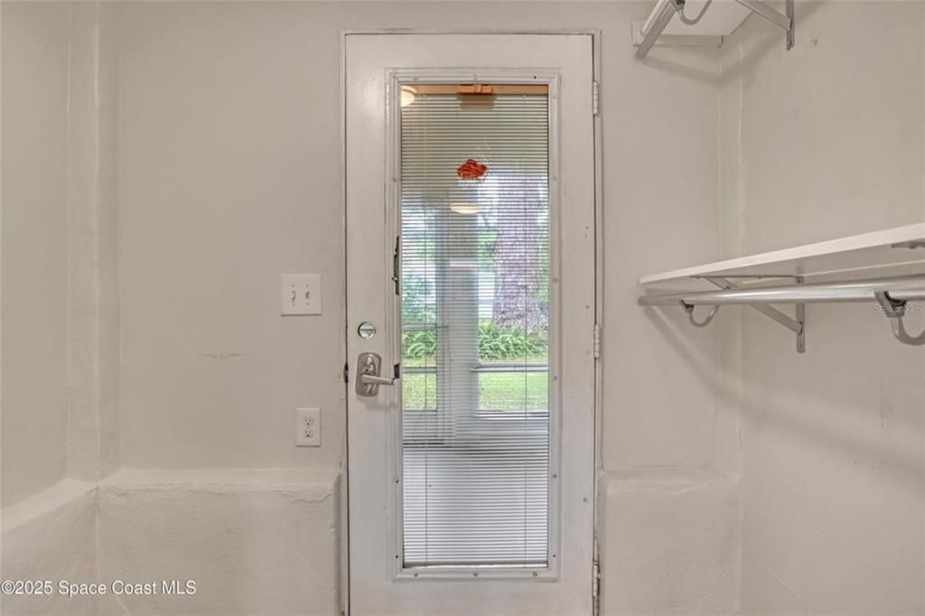 待售: $239,000 (4 贝兹, 2 浴室, 1251 平方英尺)