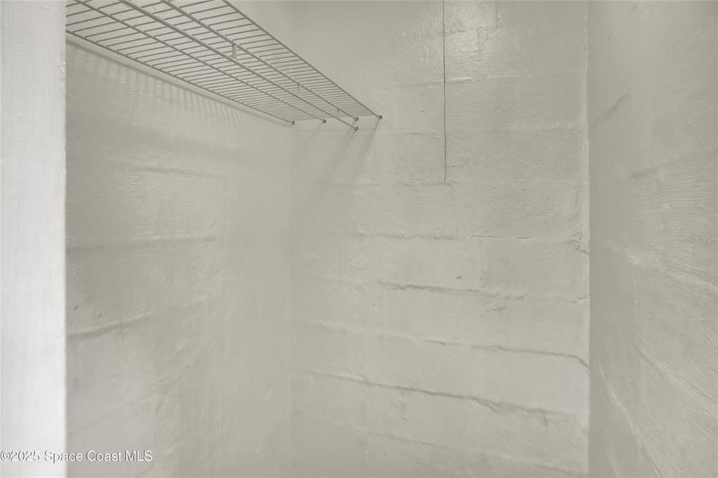 待售: $239,000 (4 贝兹, 2 浴室, 1251 平方英尺)