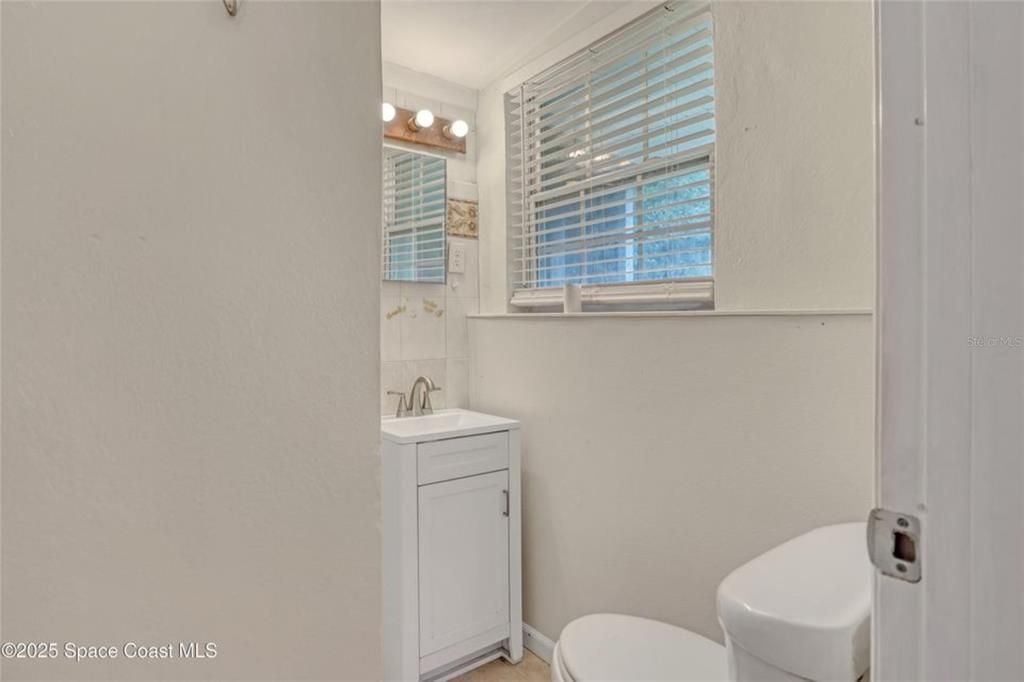 待售: $239,000 (4 贝兹, 2 浴室, 1251 平方英尺)