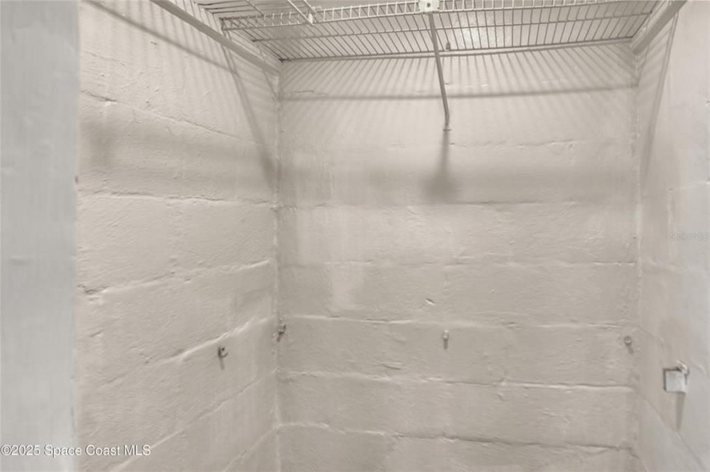 待售: $239,000 (4 贝兹, 2 浴室, 1251 平方英尺)