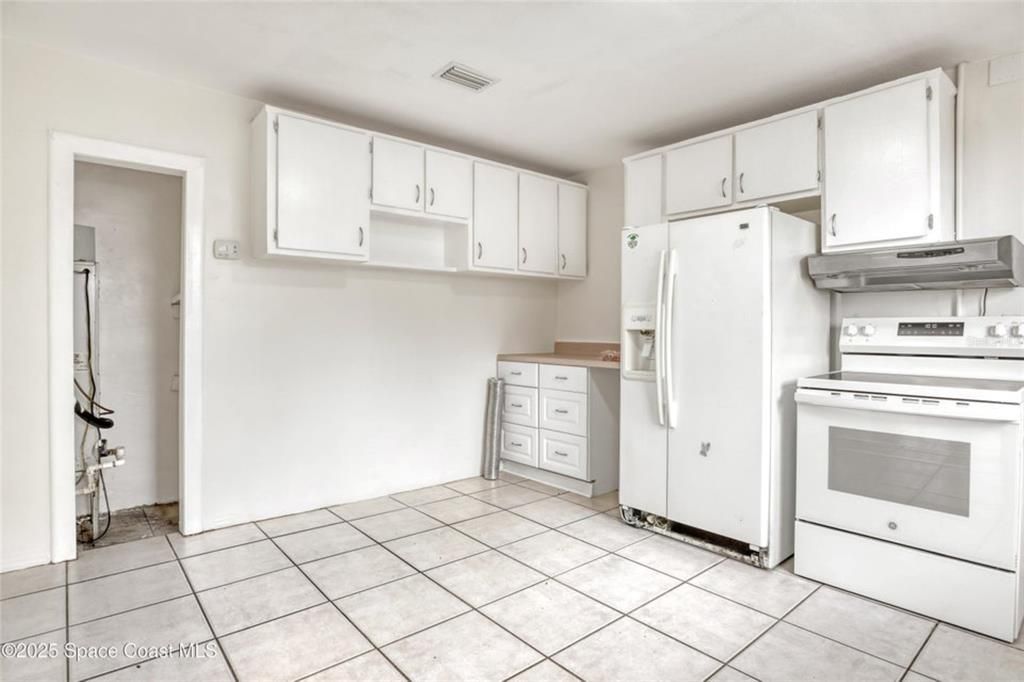 待售: $239,000 (4 贝兹, 2 浴室, 1251 平方英尺)