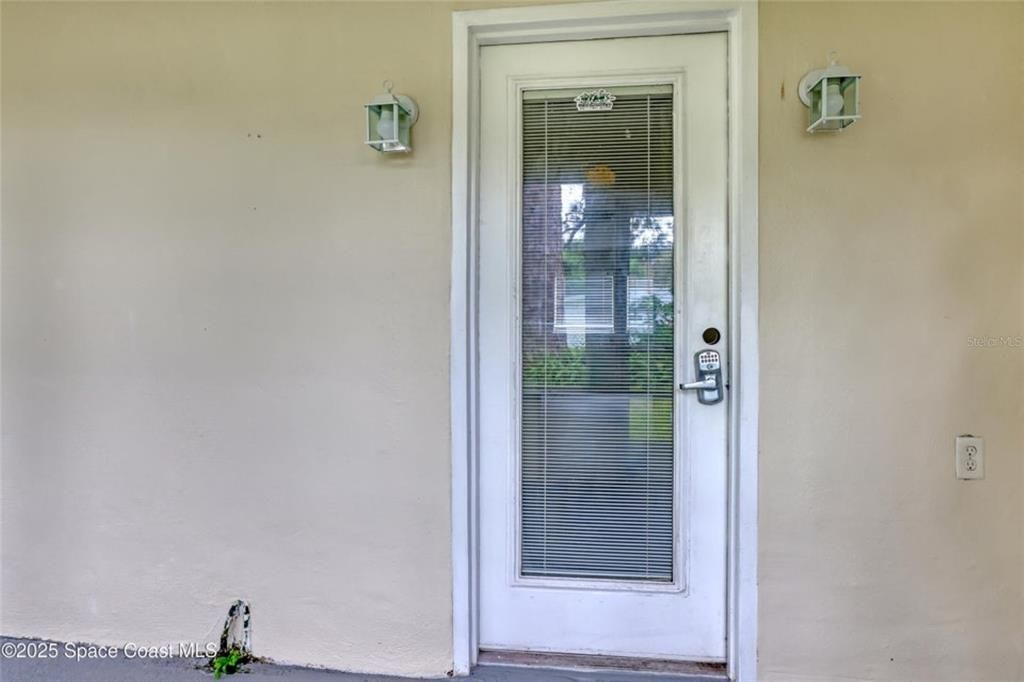 待售: $239,000 (4 贝兹, 2 浴室, 1251 平方英尺)