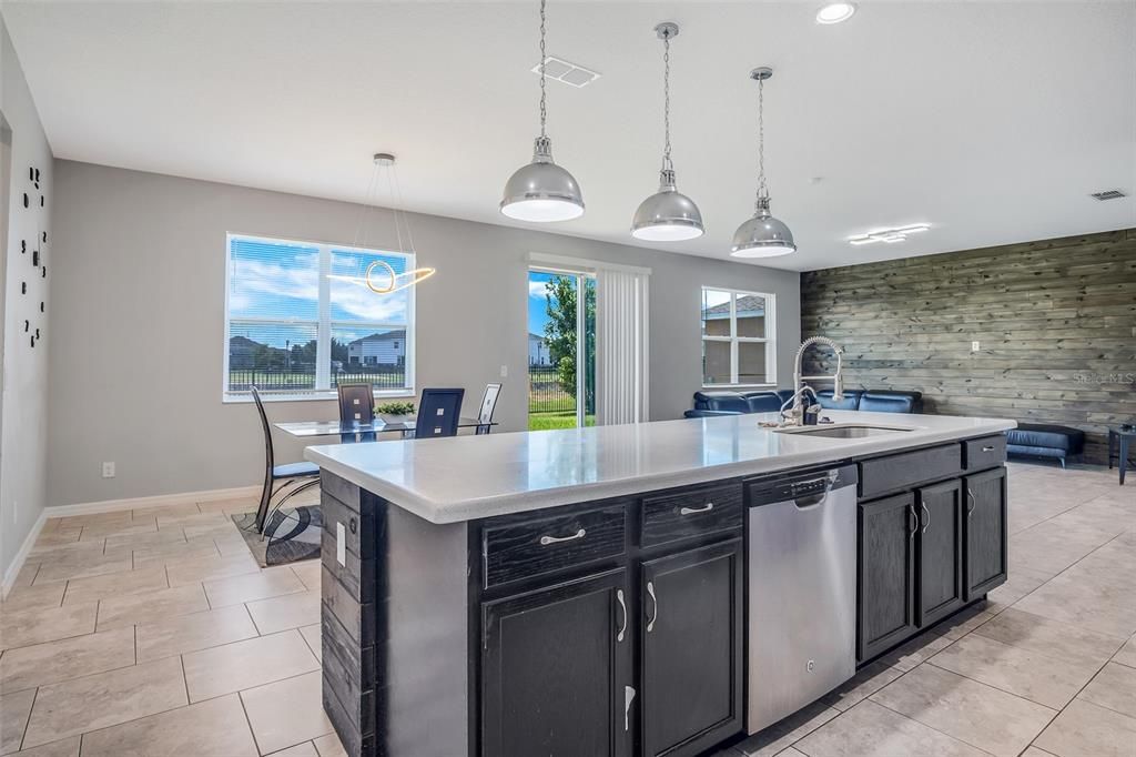 待售: $495,000 (5 贝兹, 3 浴室, 2678 平方英尺)