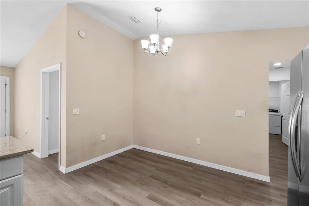 待售: $259,000 (3 贝兹, 2 浴室, 1054 平方英尺)