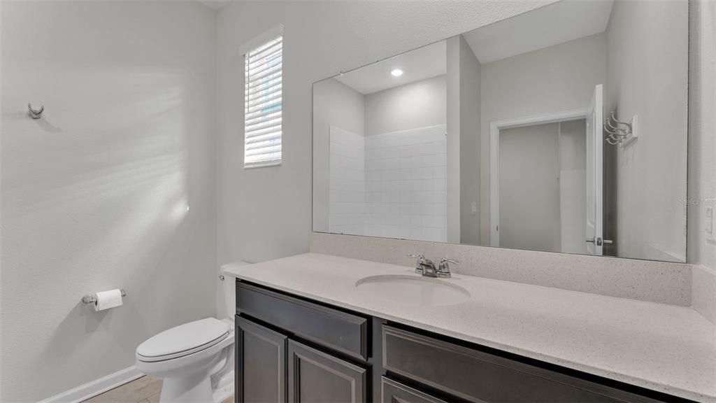 For Sale: $359,900 (3 beds, 3 baths, 2203 Square Feet)