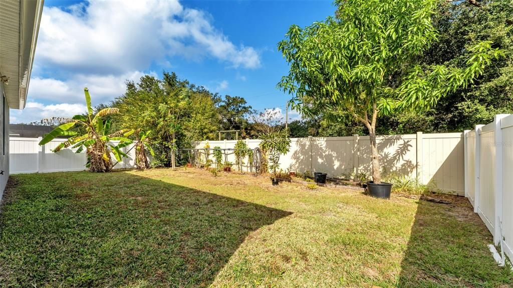 For Sale: $359,900 (3 beds, 3 baths, 2203 Square Feet)