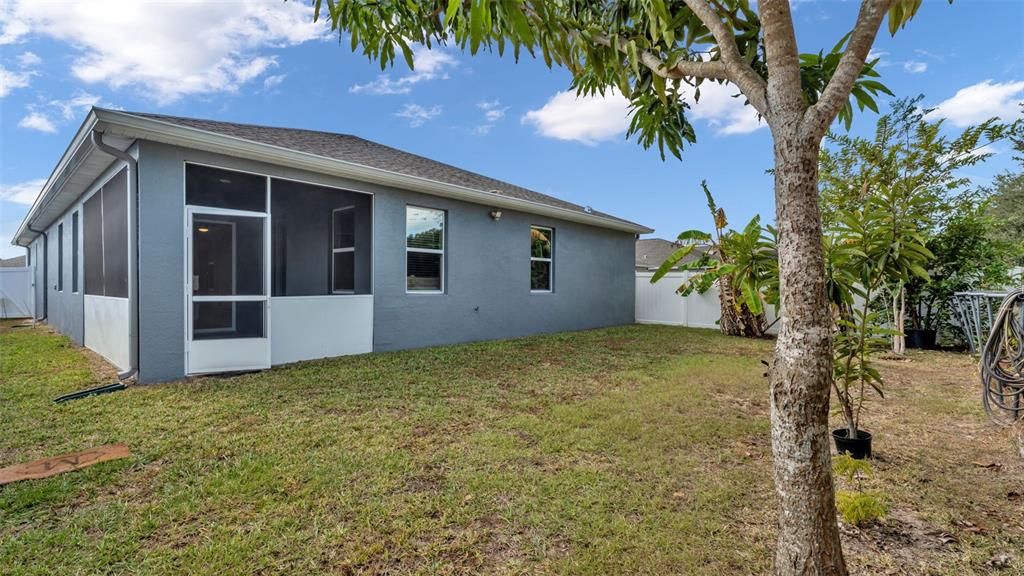 For Sale: $359,900 (3 beds, 3 baths, 2203 Square Feet)