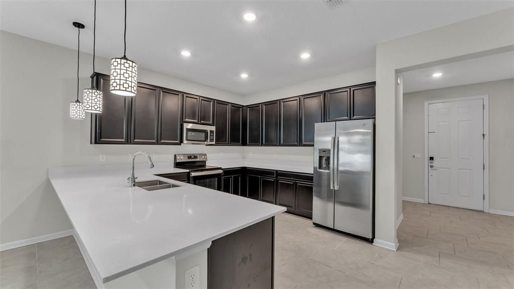 For Sale: $359,900 (3 beds, 3 baths, 2203 Square Feet)