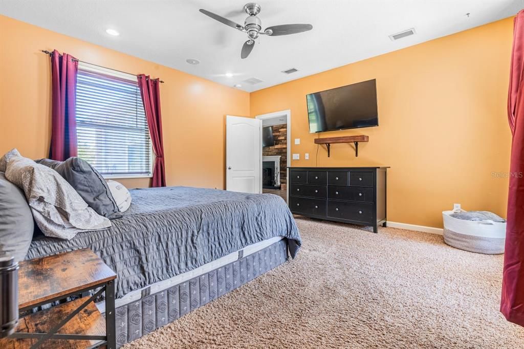 For Sale: $649,900 (4 beds, 2 baths, 2276 Square Feet)