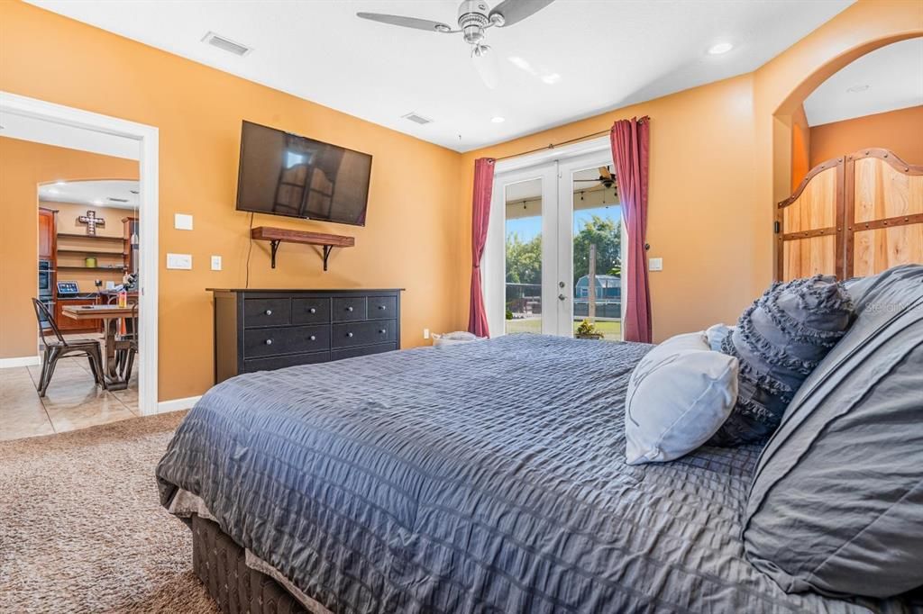 For Sale: $649,900 (4 beds, 2 baths, 2276 Square Feet)