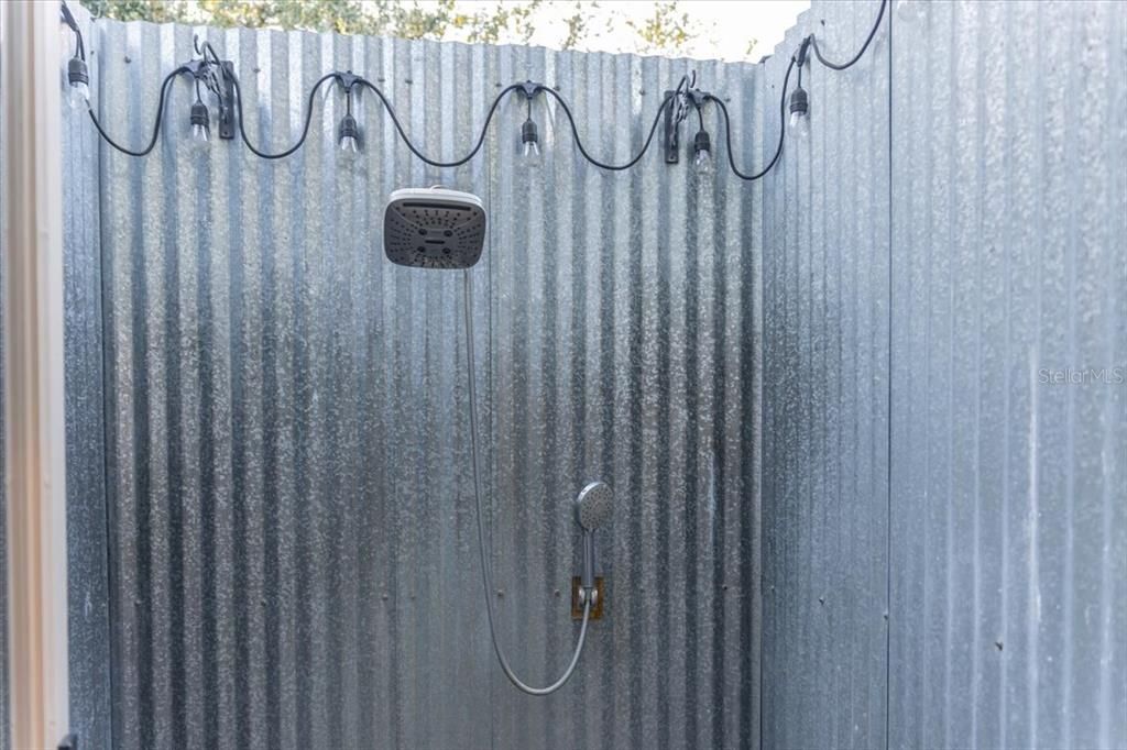 For Sale: $649,900 (4 beds, 2 baths, 2276 Square Feet)