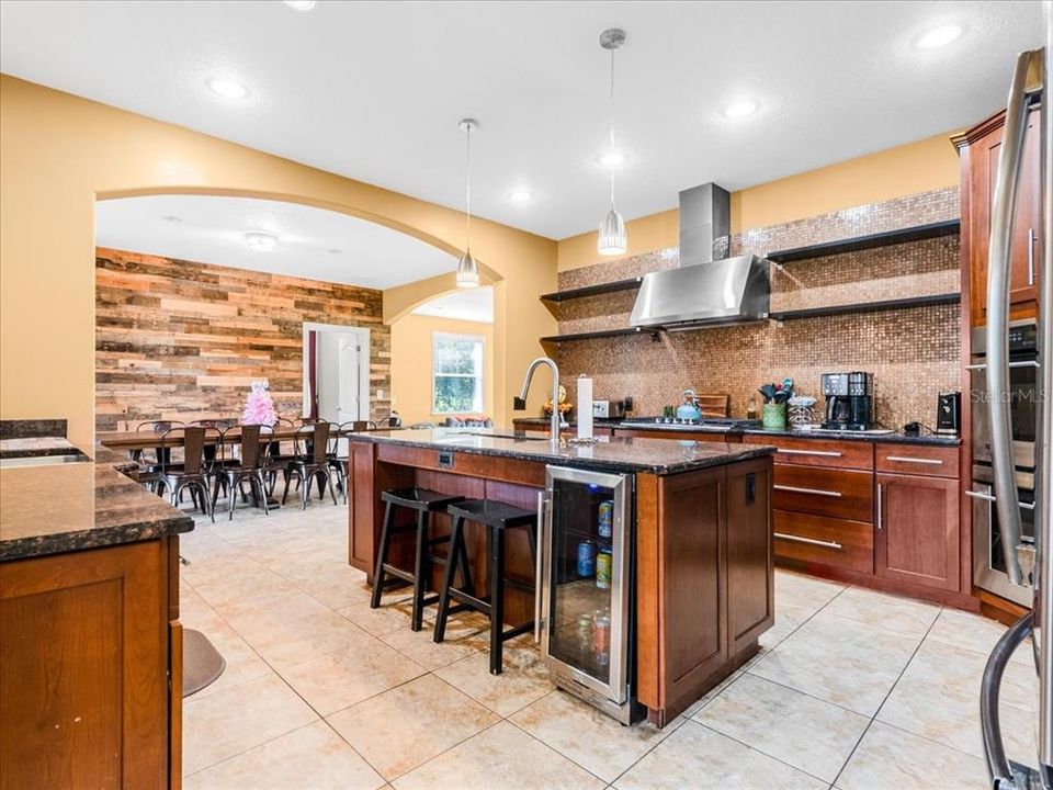 For Sale: $649,900 (4 beds, 2 baths, 2276 Square Feet)