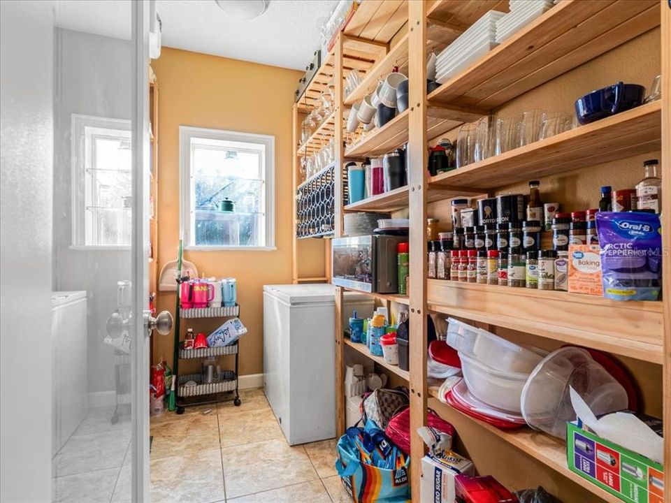 For Sale: $649,900 (4 beds, 2 baths, 2276 Square Feet)