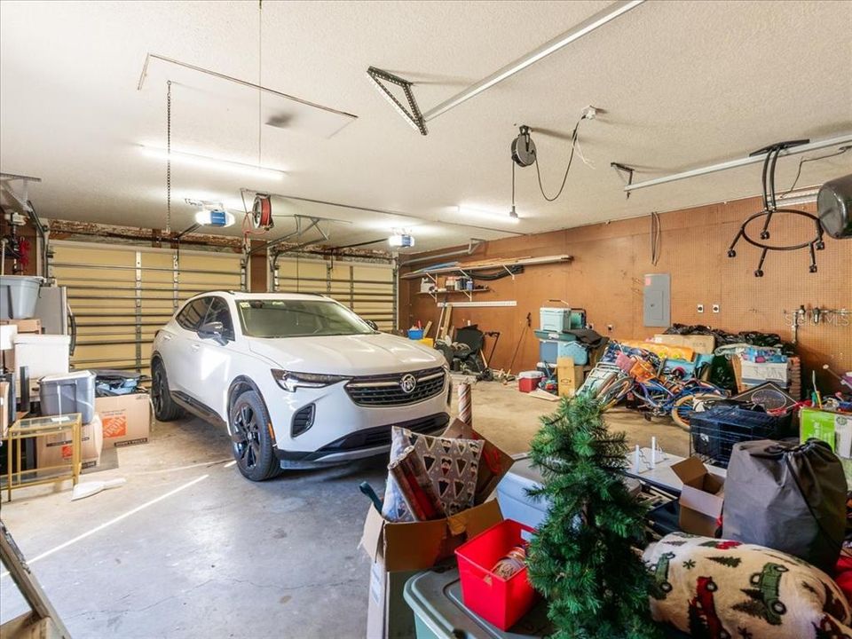 For Sale: $649,900 (4 beds, 2 baths, 2276 Square Feet)