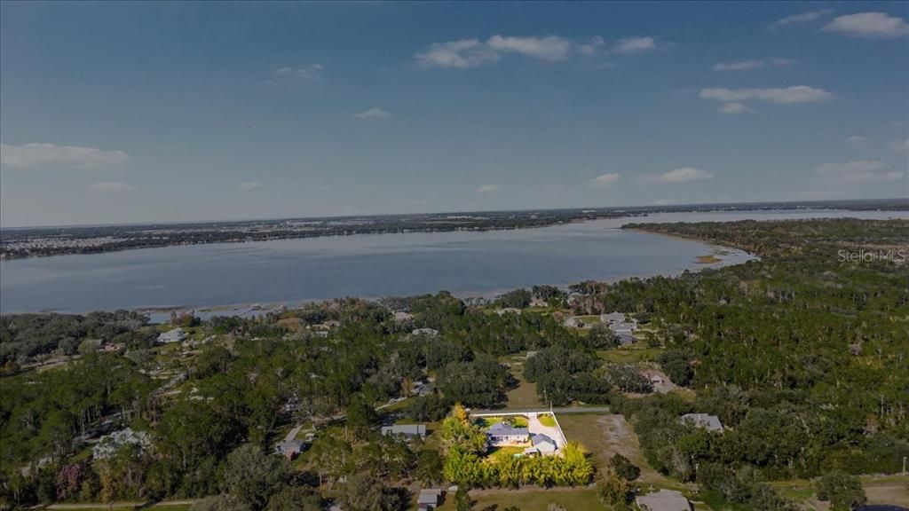 For Sale: $649,900 (4 beds, 2 baths, 2276 Square Feet)