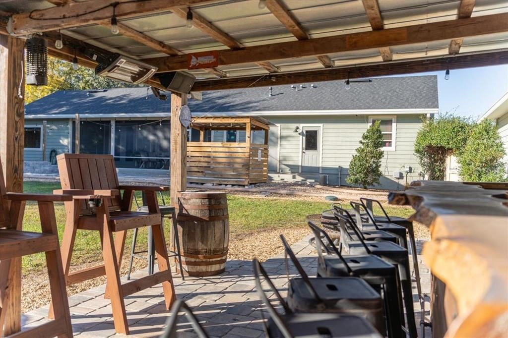 For Sale: $649,900 (4 beds, 2 baths, 2276 Square Feet)