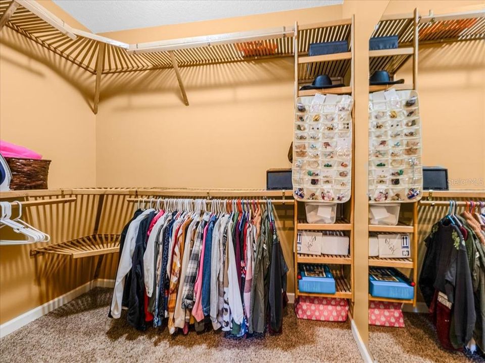 For Sale: $649,900 (4 beds, 2 baths, 2276 Square Feet)