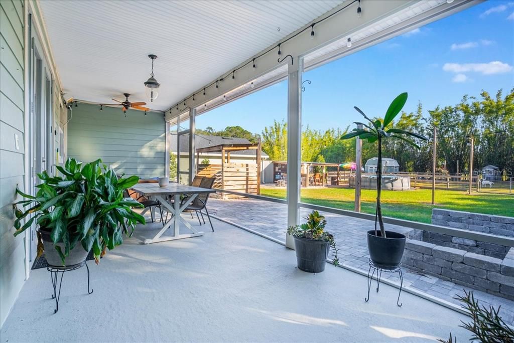 For Sale: $649,900 (4 beds, 2 baths, 2276 Square Feet)