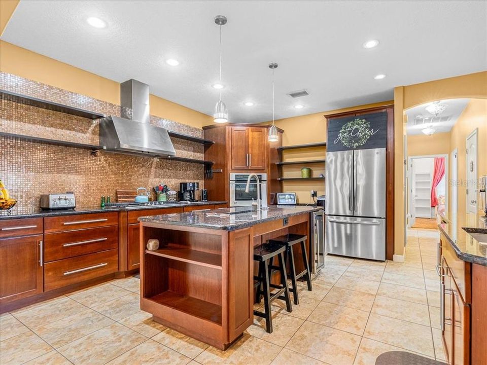 For Sale: $649,900 (4 beds, 2 baths, 2276 Square Feet)