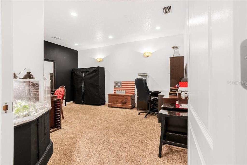 For Sale: $649,900 (4 beds, 2 baths, 2276 Square Feet)