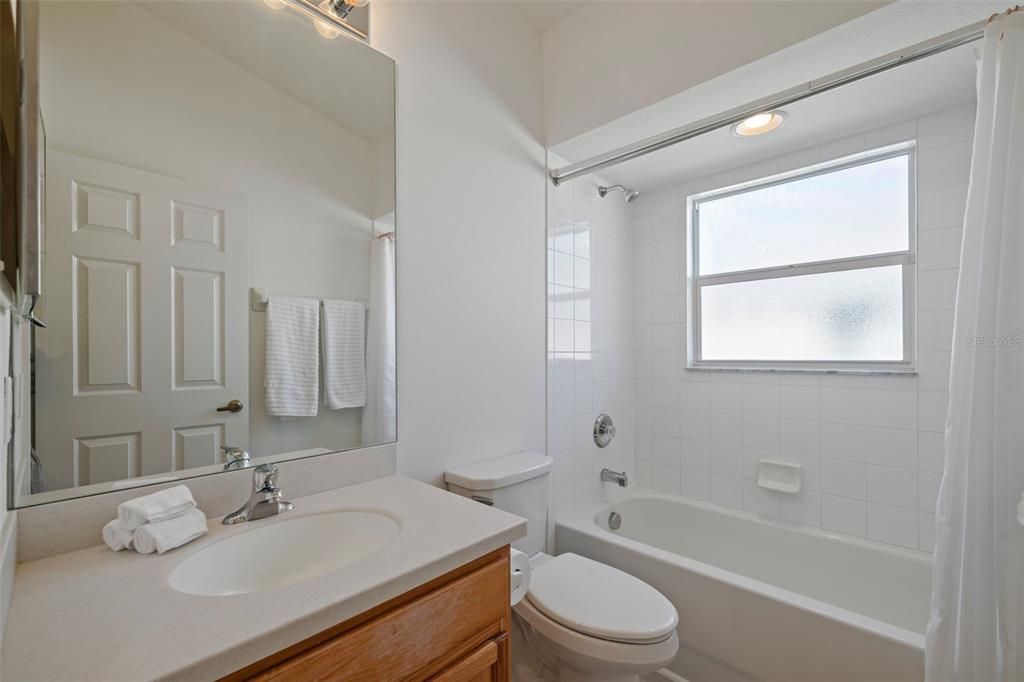 На продажу: $275,000 (3 спален, 2 ванн, 1942 Квадратных фут)