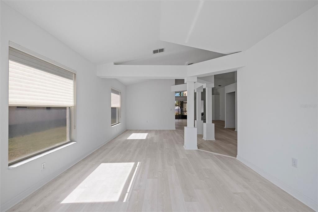 На продажу: $275,000 (3 спален, 2 ванн, 1942 Квадратных фут)