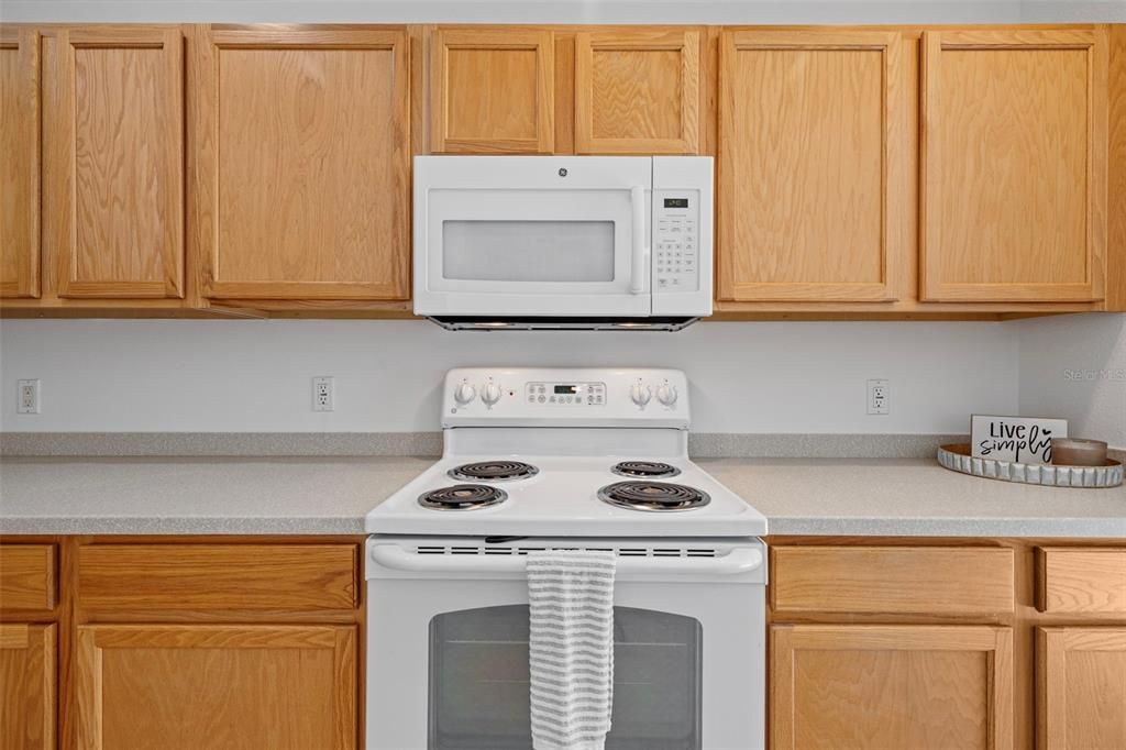 На продажу: $275,000 (3 спален, 2 ванн, 1942 Квадратных фут)