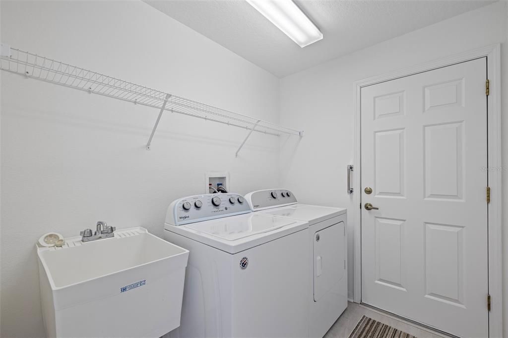 На продажу: $275,000 (3 спален, 2 ванн, 1942 Квадратных фут)