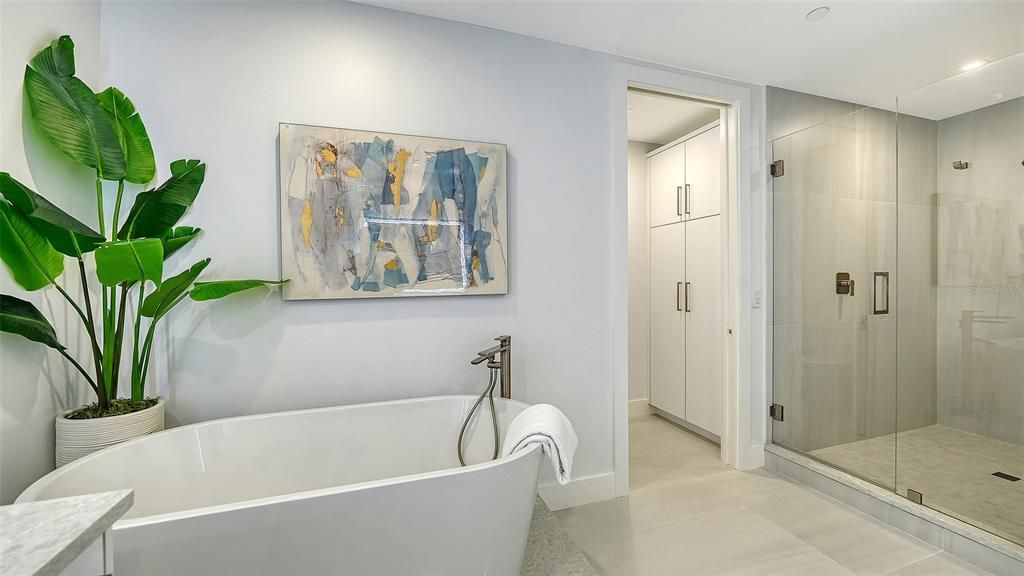 For Sale: $3,250,000 (2 beds, 3 baths, 2385 Square Feet)